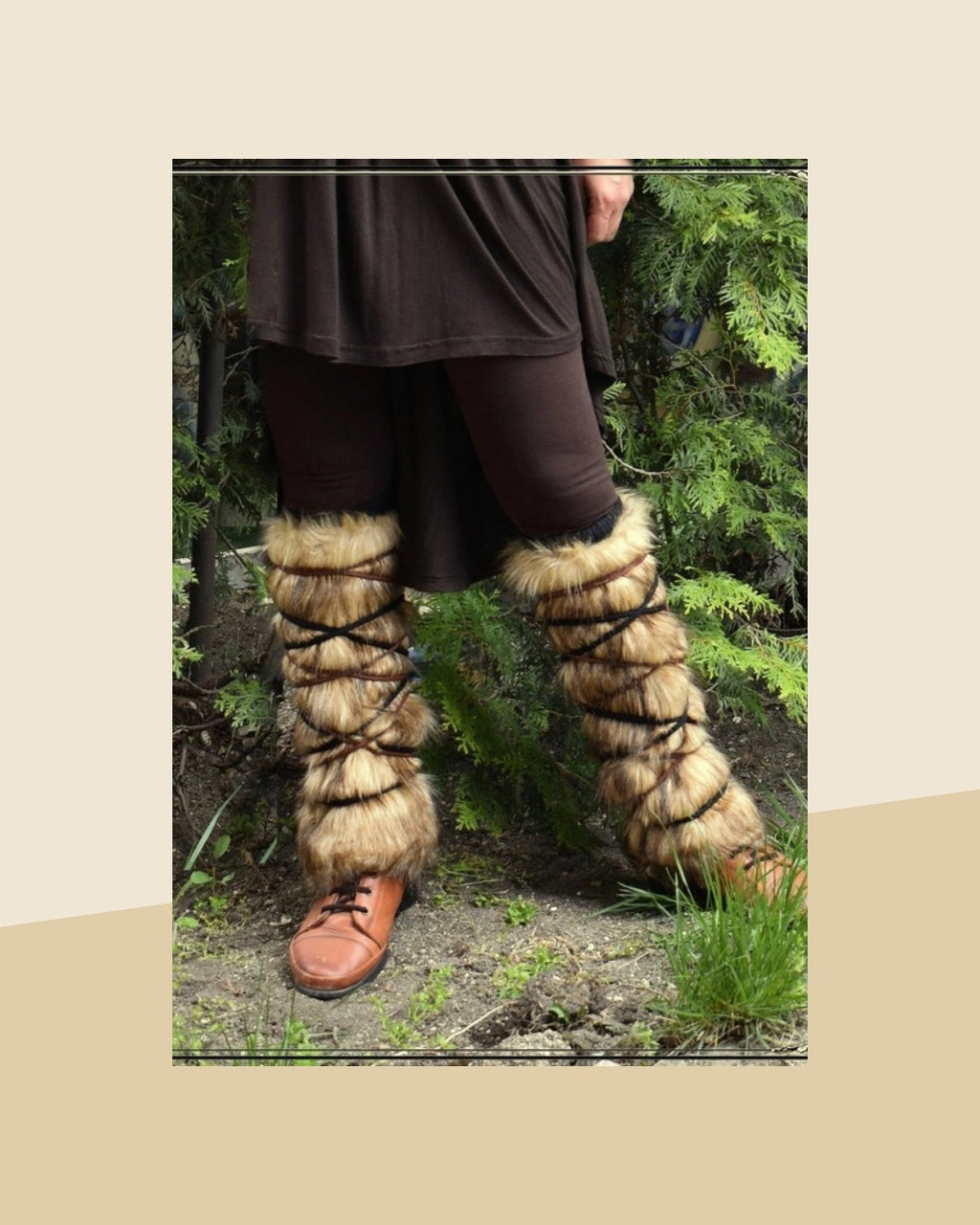 Jambières Viking en Fausse Fourrure – photo premium Panoplia