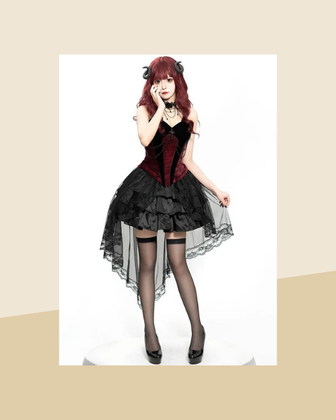 Robe Vampire Gothique Queue-de-Pie Femme - photo premium Panoplia