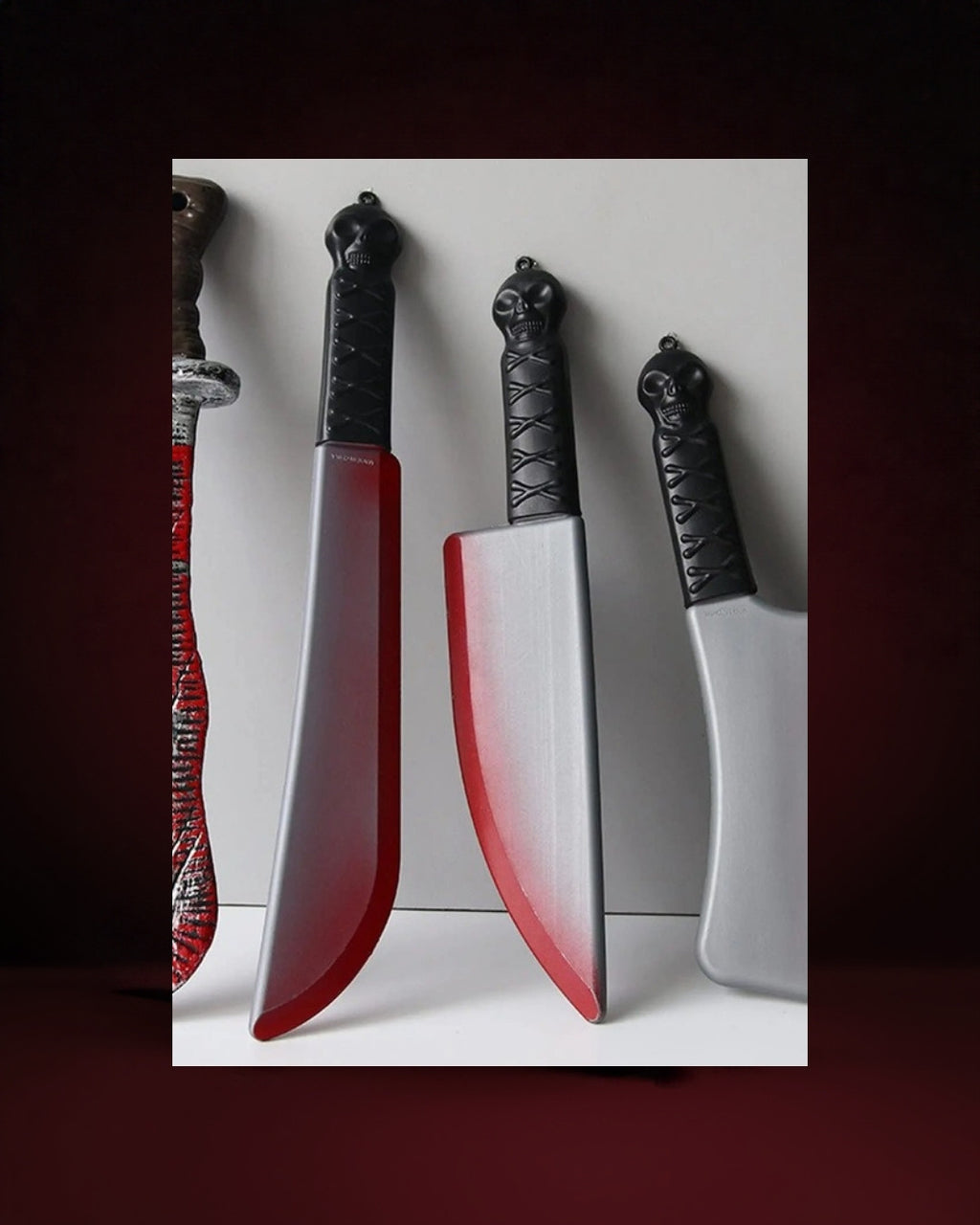 Couteau Ensanglanté Factice – Décoration Halloween – photo premium Panoplia