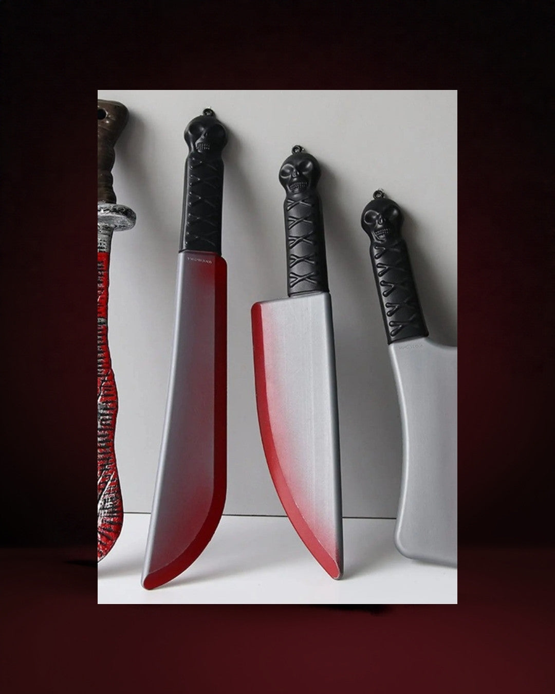 Couteau Ensanglanté Factice – Décoration Halloween – photo premium Panoplia