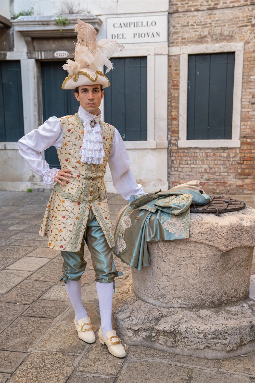 Costume de Prince Baroque XVIIIe Siècle Homme – Tenue Royale – vue 4