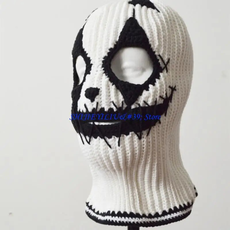 Bonnet Cagoule Tricoté Ensanglanté – vue 3
