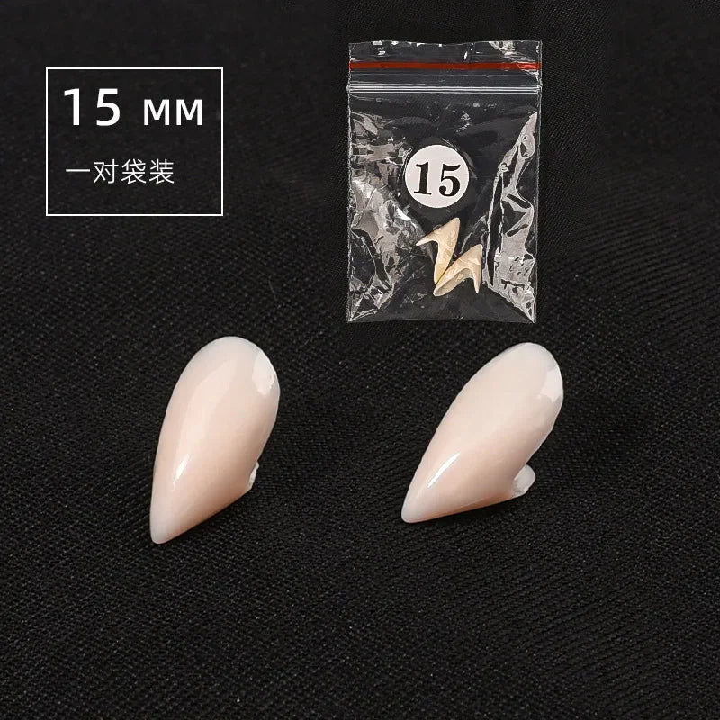 Lot de 5 Paires de Dents de Vampire – vue 9