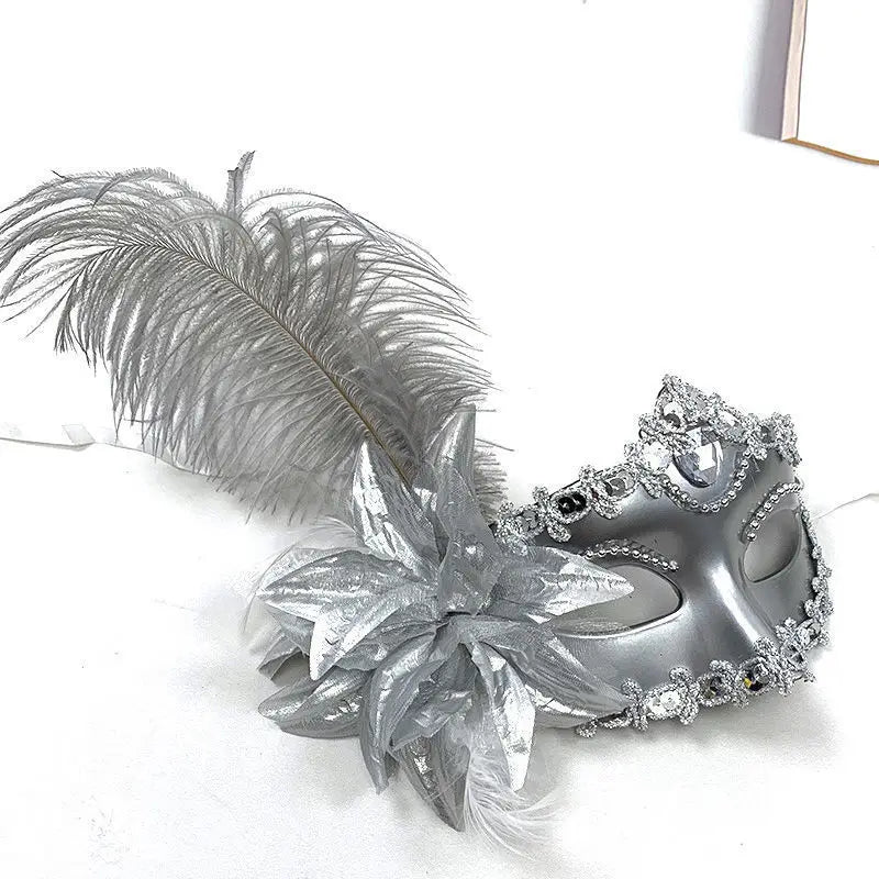 Masque Vénitien Plumes et Fleurs - Bal Masqué Élégant – vue 7