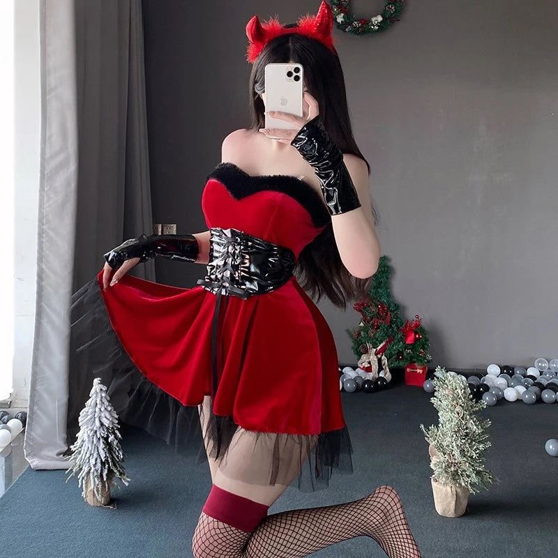 Déguisement Diablesse Femme – Robe en Velours Rouge avec Cape – vue 3