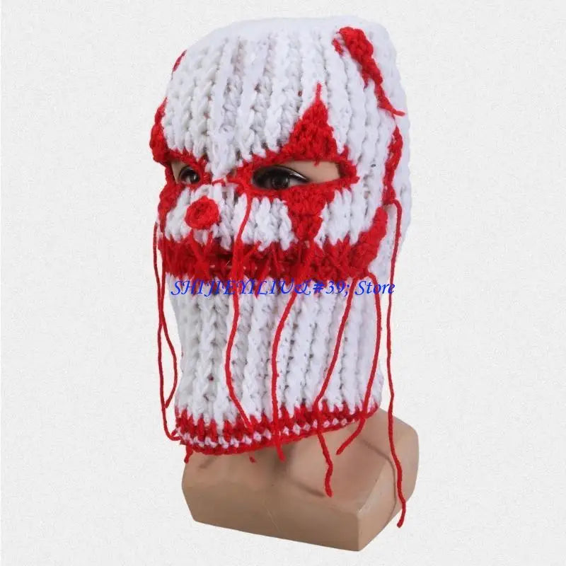 Bonnet Cagoule Tricoté Ensanglanté